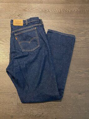 VINTAGE LEVIS 619 ORANGE TAB 38/32 PREOWNED MADE IN CANADA